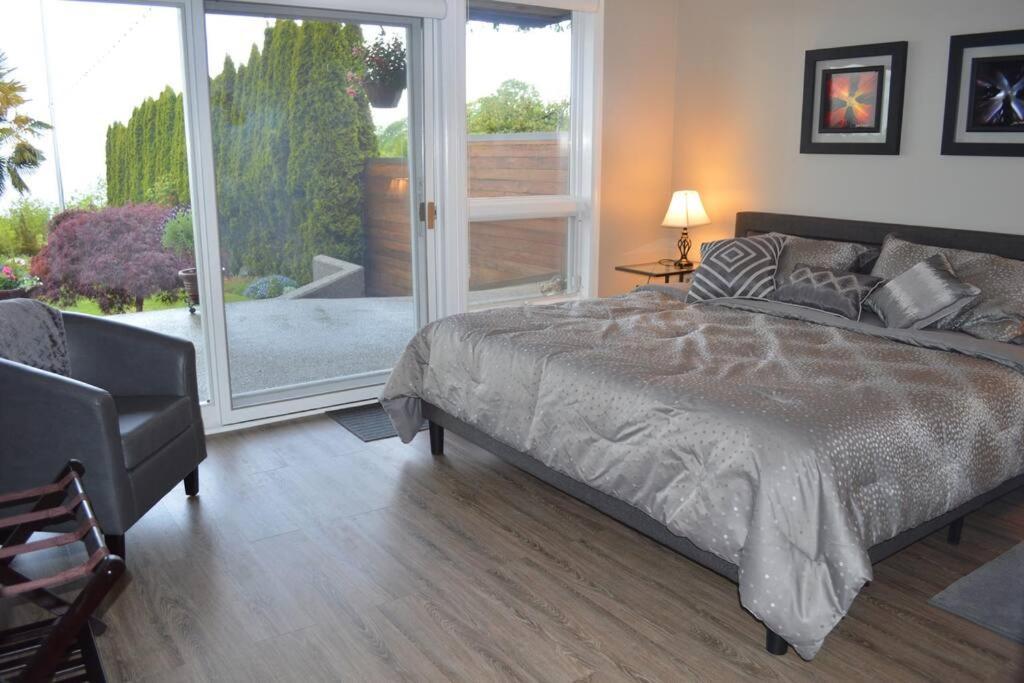 1-Bedroom Seaview Guesthouse On Seattle Luxury Estate With Views Of Olympic Mountains 외부 사진