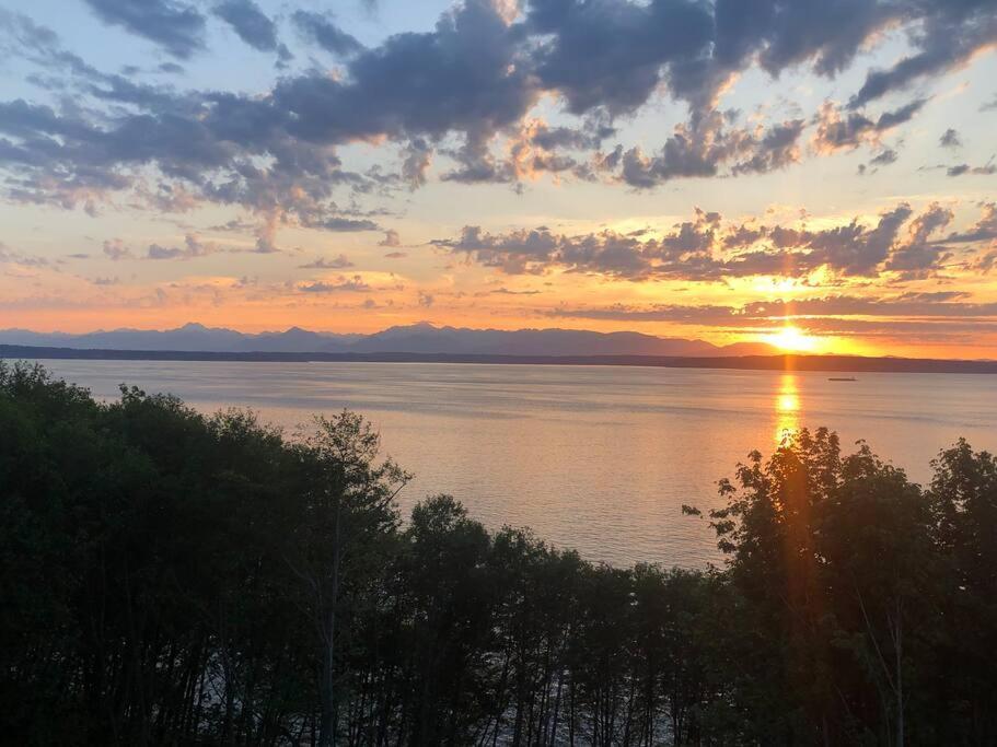 1-Bedroom Seaview Guesthouse On Seattle Luxury Estate With Views Of Olympic Mountains 외부 사진