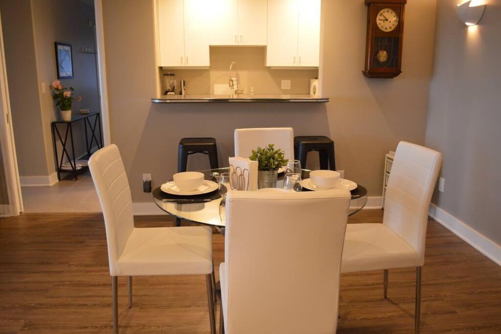 1-Bedroom Seaview Guesthouse On Seattle Luxury Estate With Views Of Olympic Mountains 외부 사진