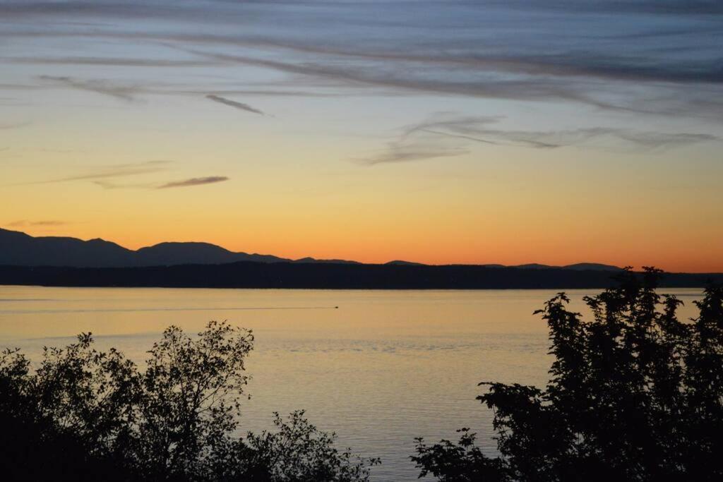 1-Bedroom Seaview Guesthouse On Seattle Luxury Estate With Views Of Olympic Mountains 외부 사진